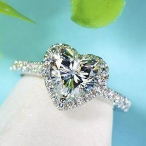 18K White Gold Heart Ring